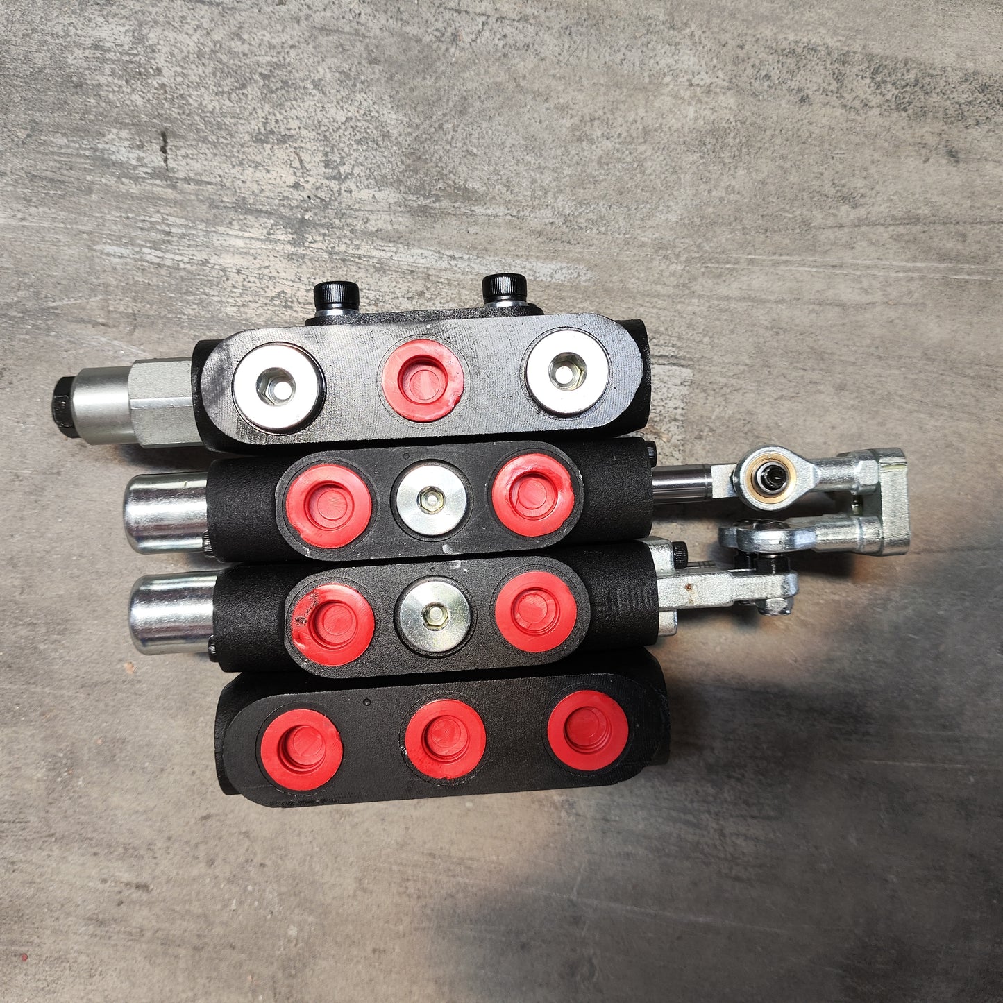Hydraulic valve for TYPHON 1.5-Ton excavator