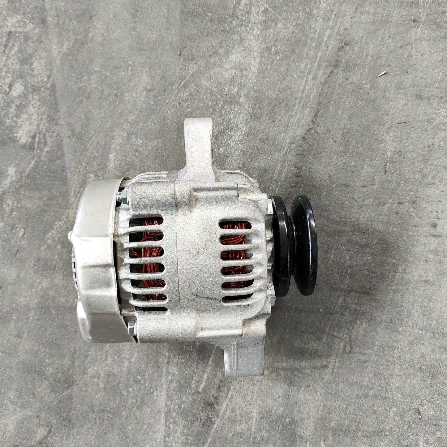 Kubota D902 Alternator 16678-64014 12V