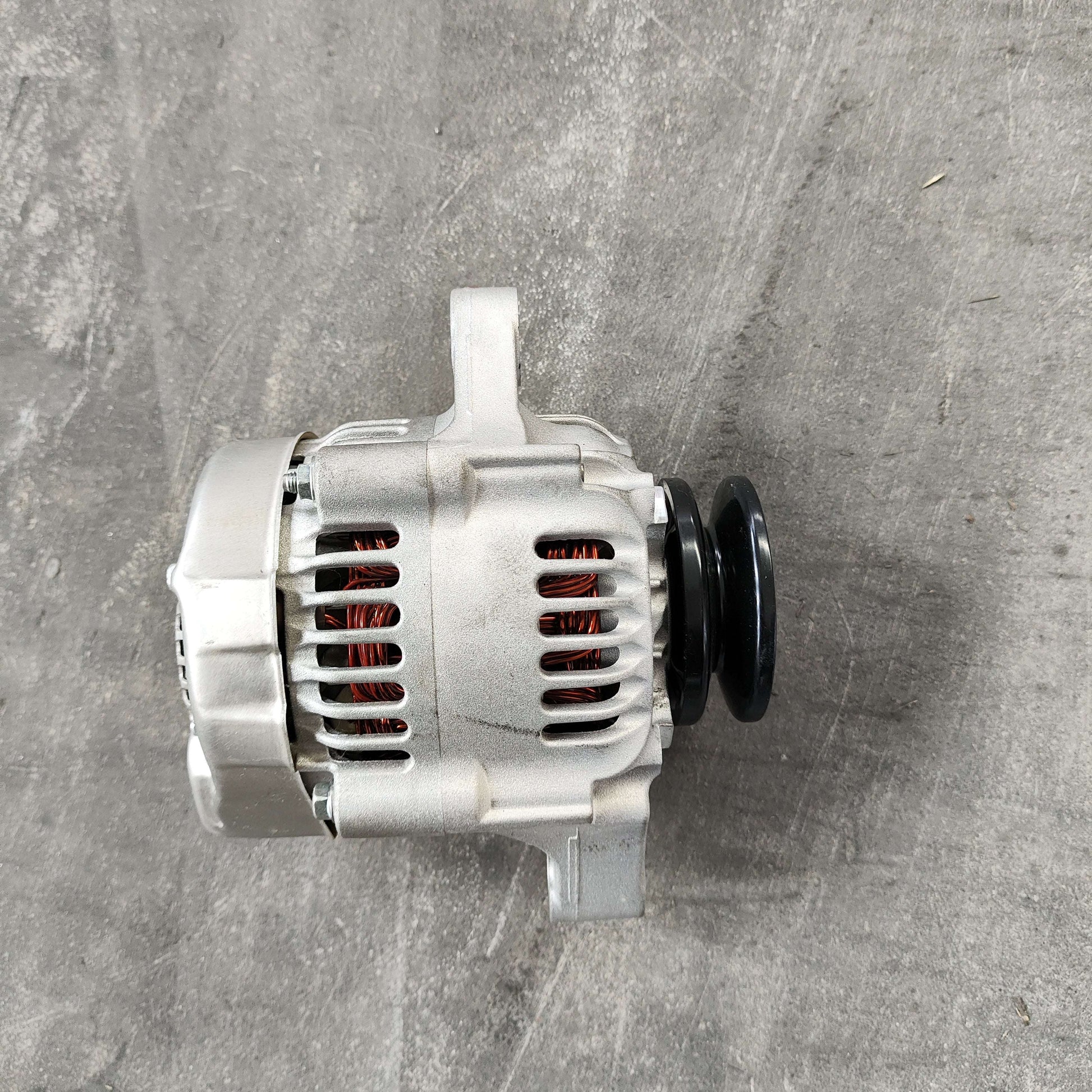 Kubota D902 Alternator 16678-64014 12V