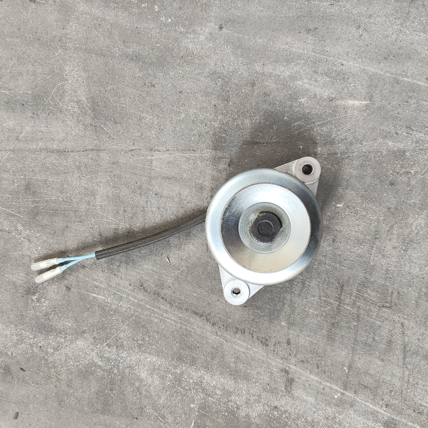 Kubota D722 Alternator 17531-64012 12V