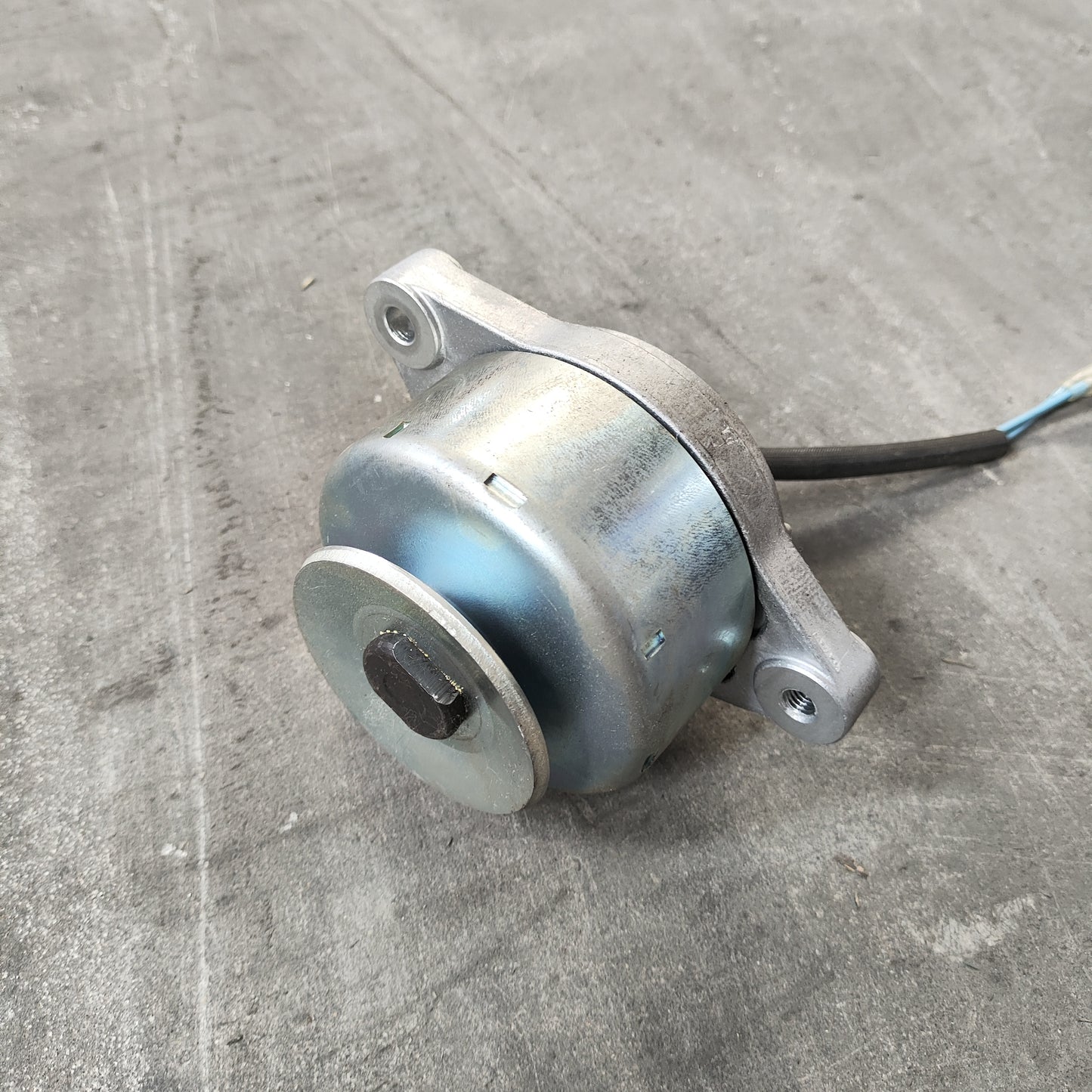Kubota D722 Alternator 17531-64012 12V