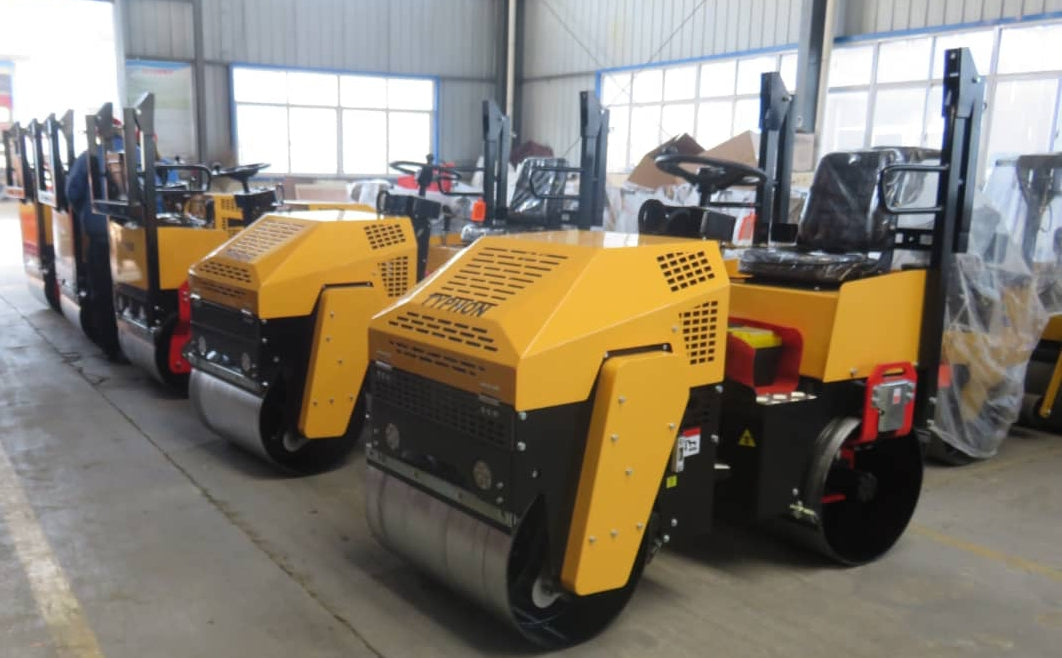 TYPHON machinery Mini Excavator