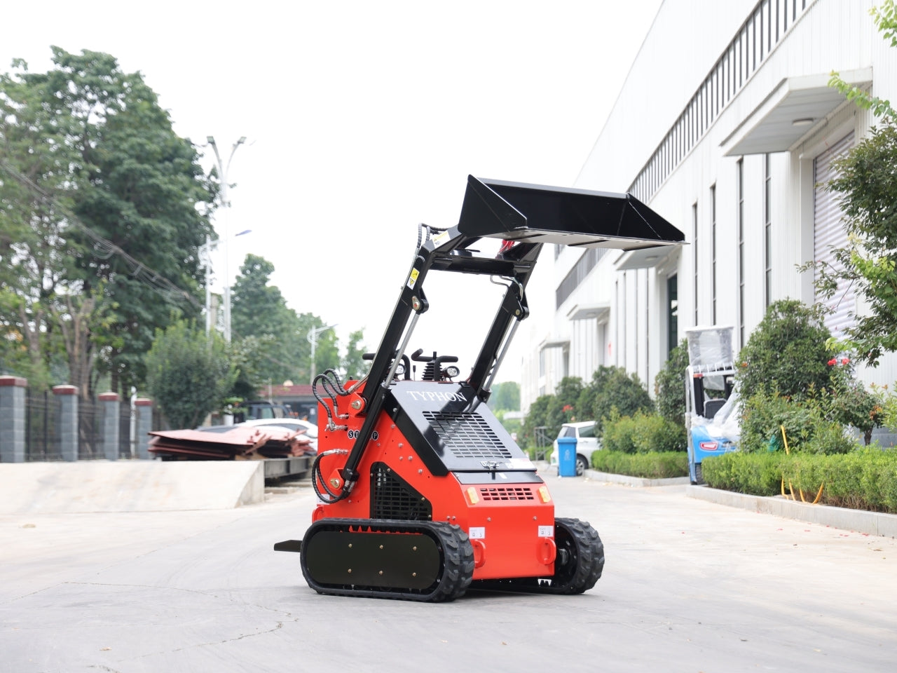 New TYPHON STOMP 1,800lbs Mini Skid Steer 21HP Honda Engine - New Excavator For Sale