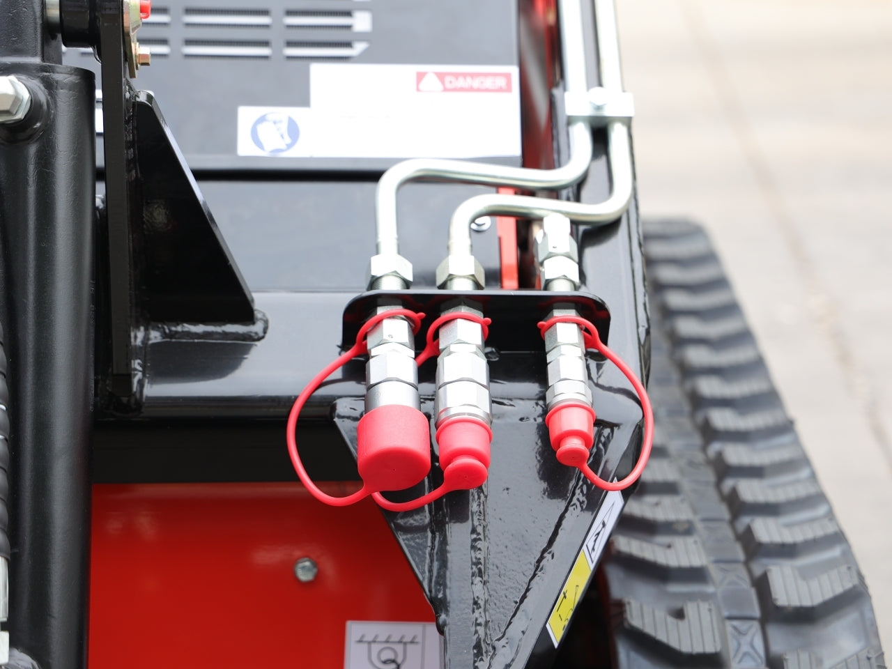 New TYPHON STOMP 1,800lbs Mini Skid Steer 21HP Honda Engine - New Excavator For Sale