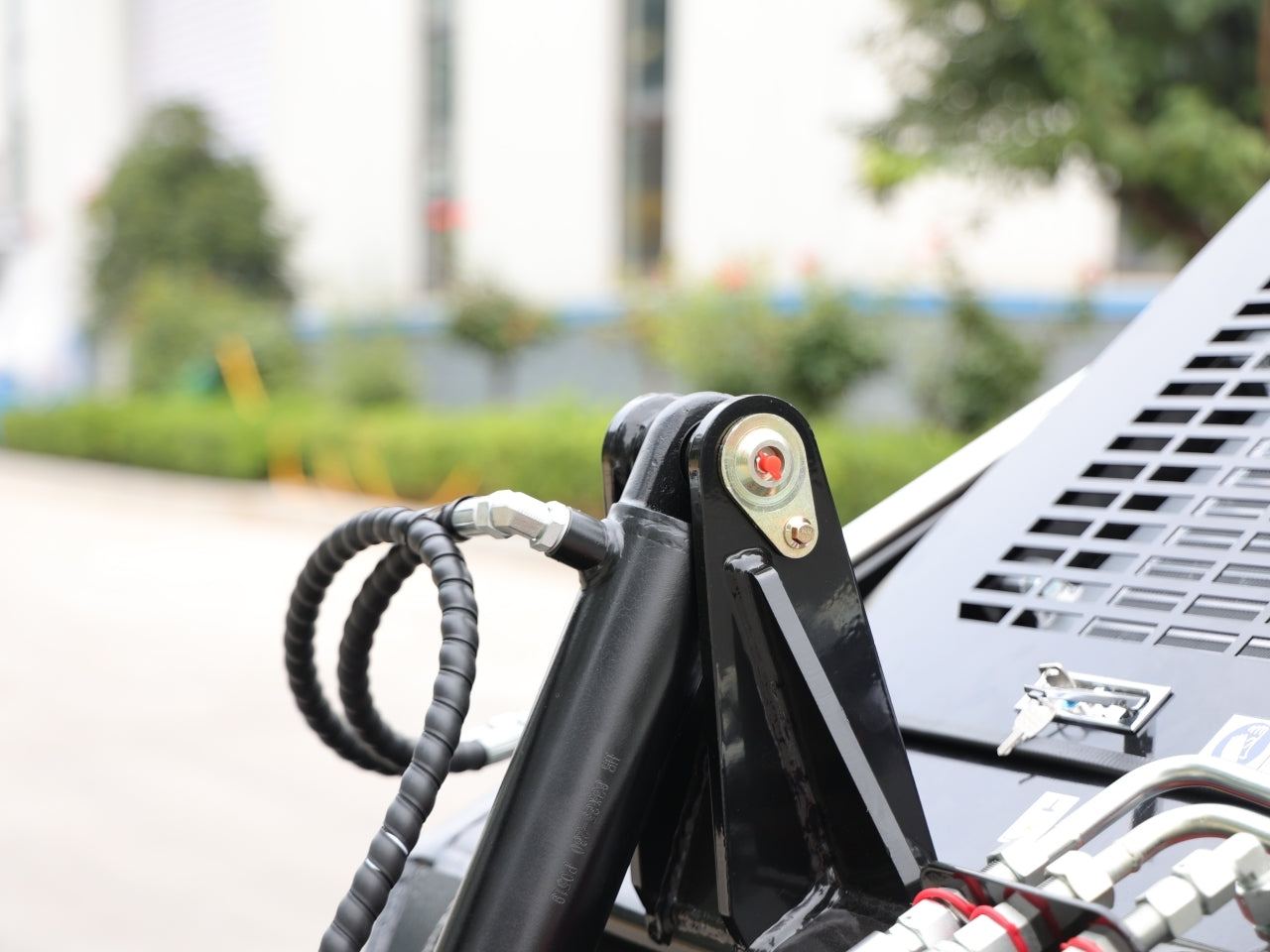 New TYPHON STOMP 1,800lbs Mini Skid Steer 21HP Honda Engine - New Excavator For Sale