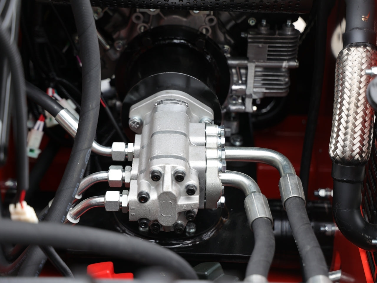 New TYPHON STOMP 1,800lbs Mini Skid Steer 21HP Honda Engine - New Excavator For Sale