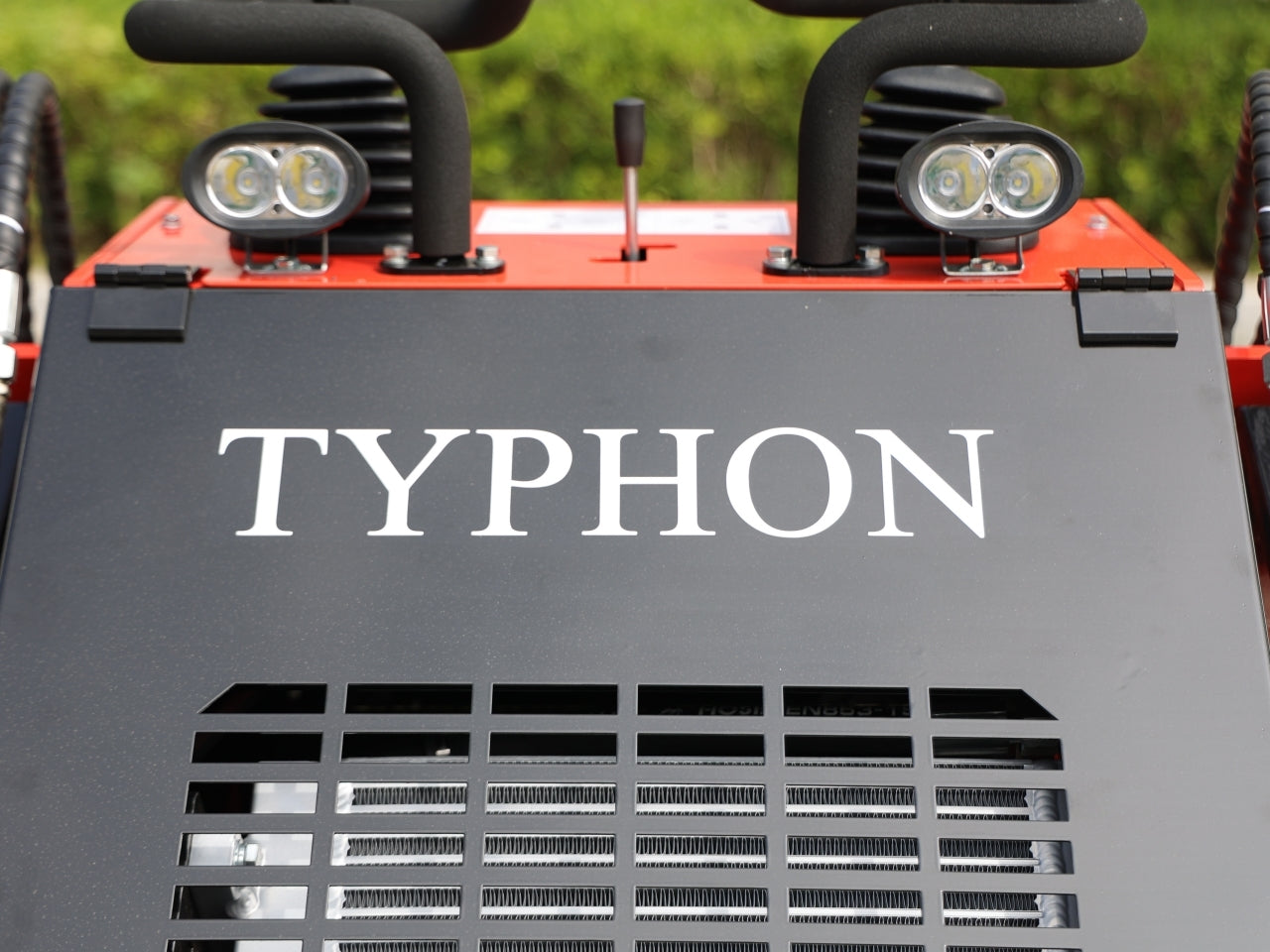 TYPHON STOMP 1,800lbs Mini Skid Steer 21 HP Wheel Honda GX630 - New Excavator For Sale