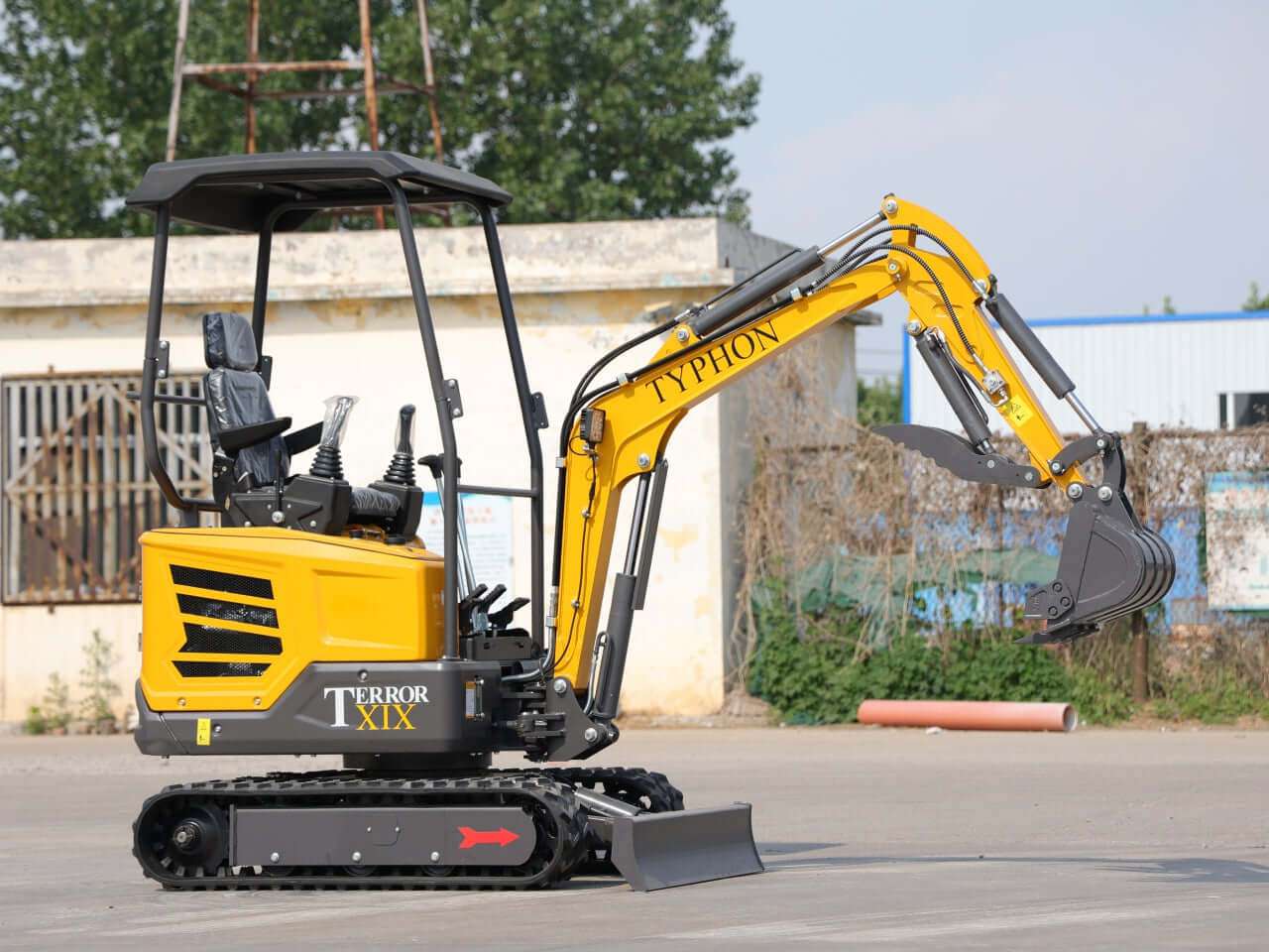 TYPHON TERROR XIX STORM Mini Excavator – 1.8 Ton Trench Digger