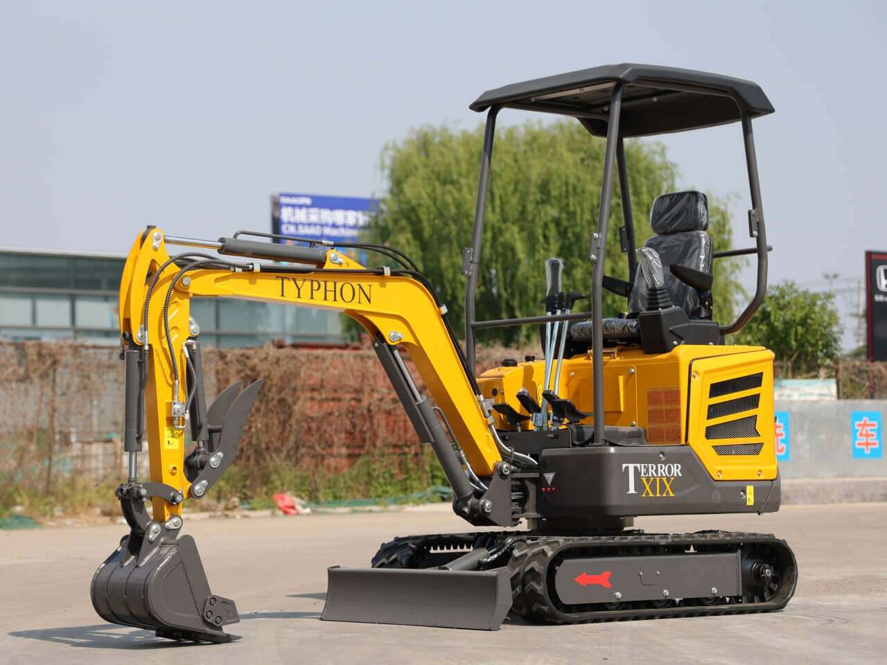 TYPHON TERROR XIX STORM Mini Excavator – 1.8 Ton Trench Digger