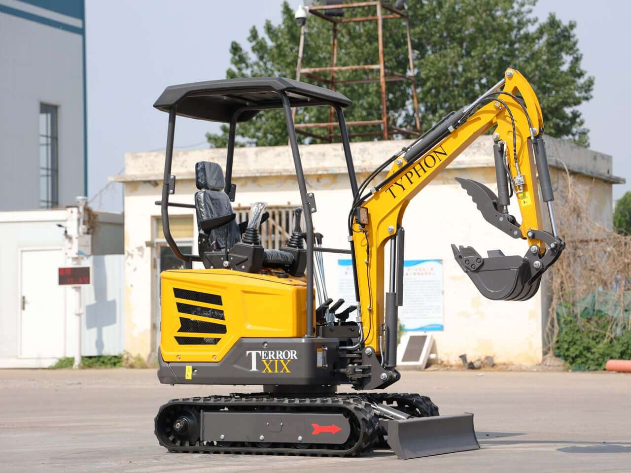 TYPHON TERROR XIX STORM Mini Excavator – 1.8 Ton Trench Digger