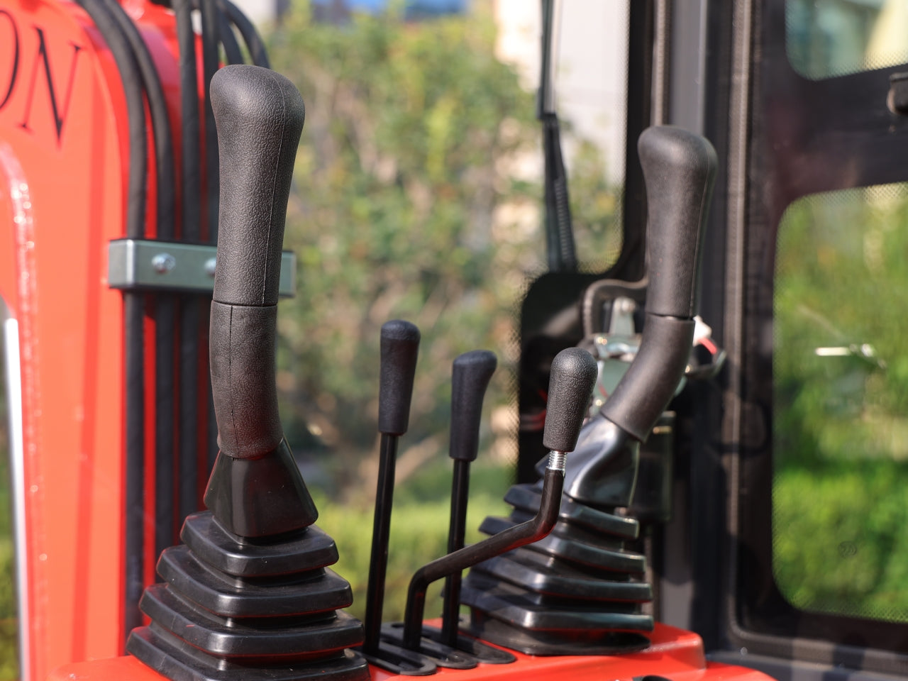 TYPHON TERROR ONE Mini Excavator – 1.1 Ton Trench Digger