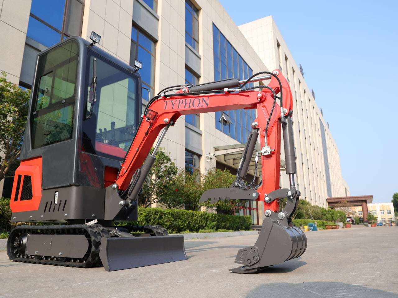 TYPHON TERROR ONE Mini Excavator – 1.1 Ton Trench Digger