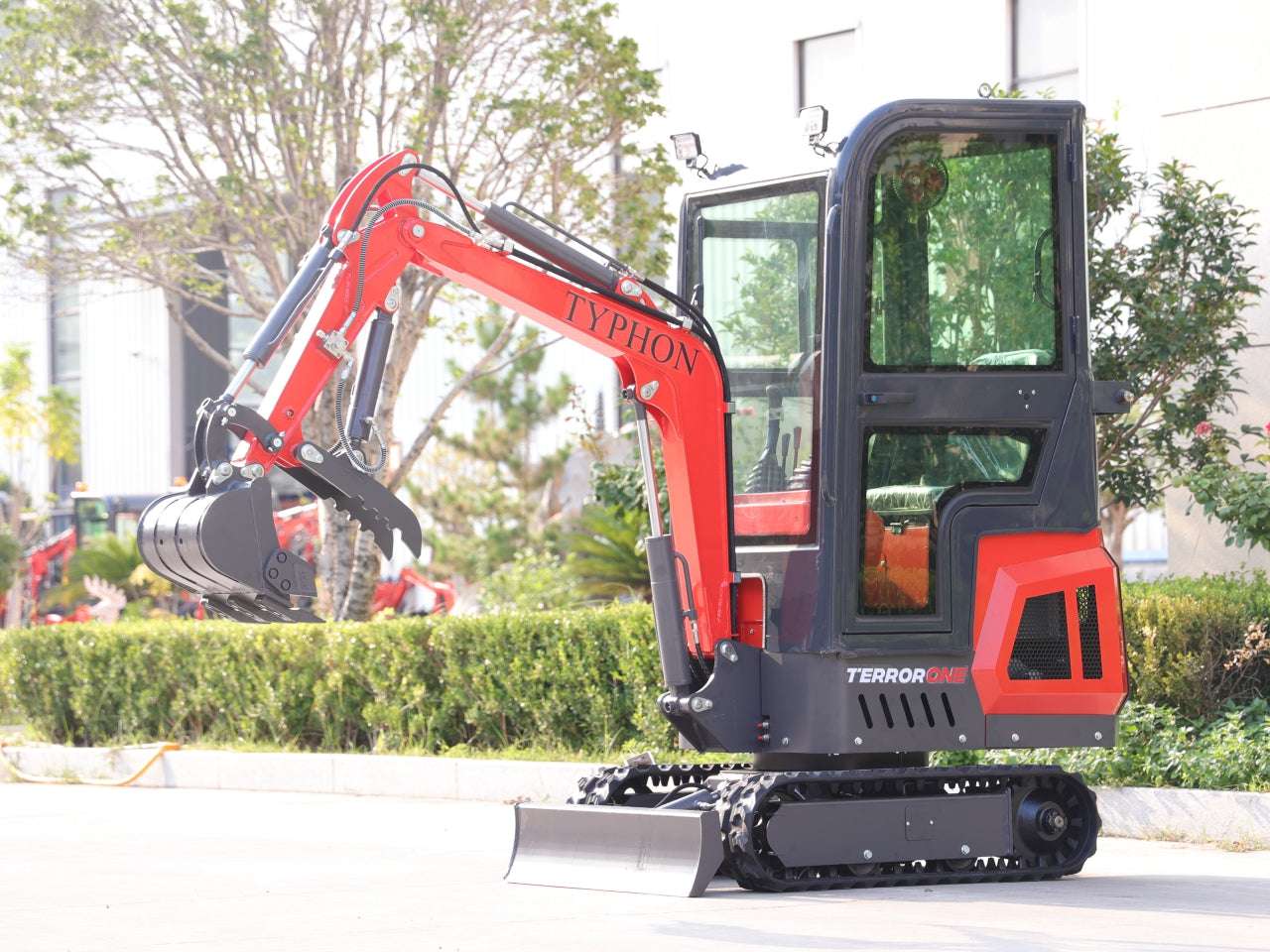 TYPHON TERROR ONE Mini Excavator – 1.1 Ton Trench Digger