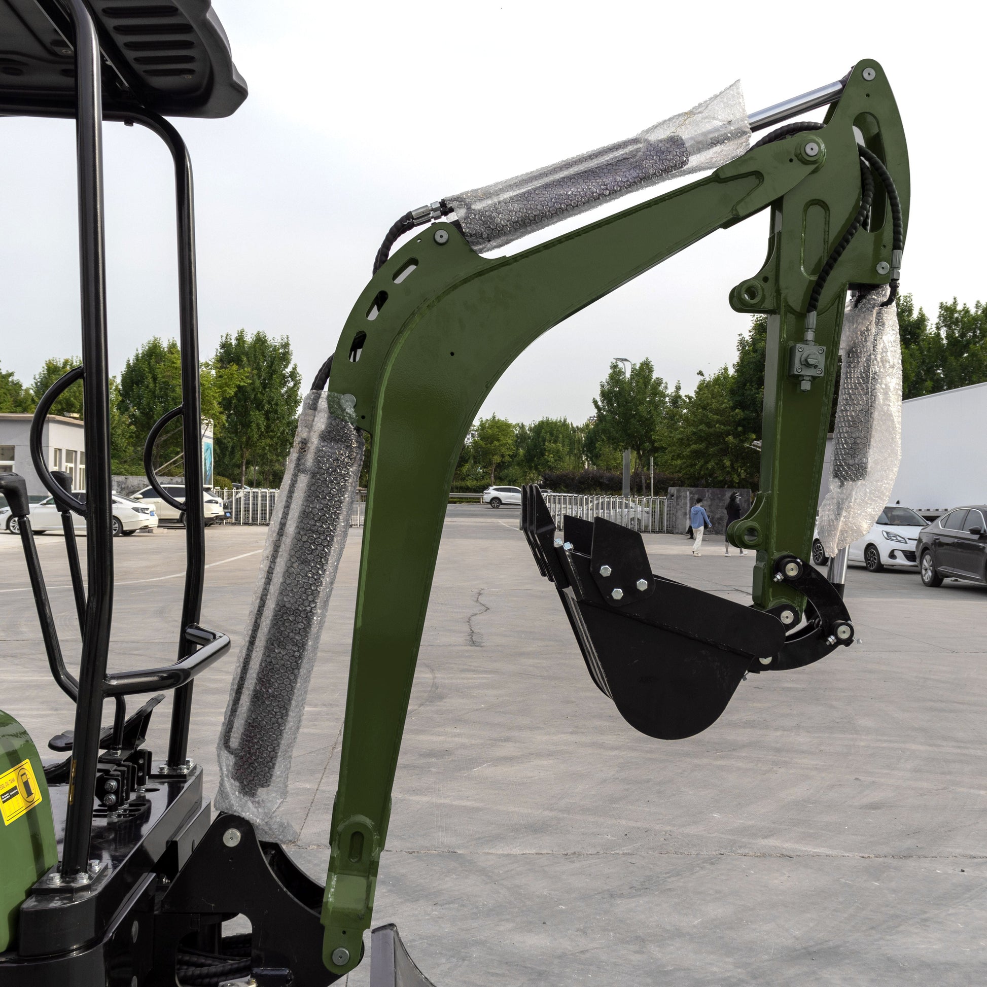 4,000 lb TYPHON TERROR XVIII Mini Excavator