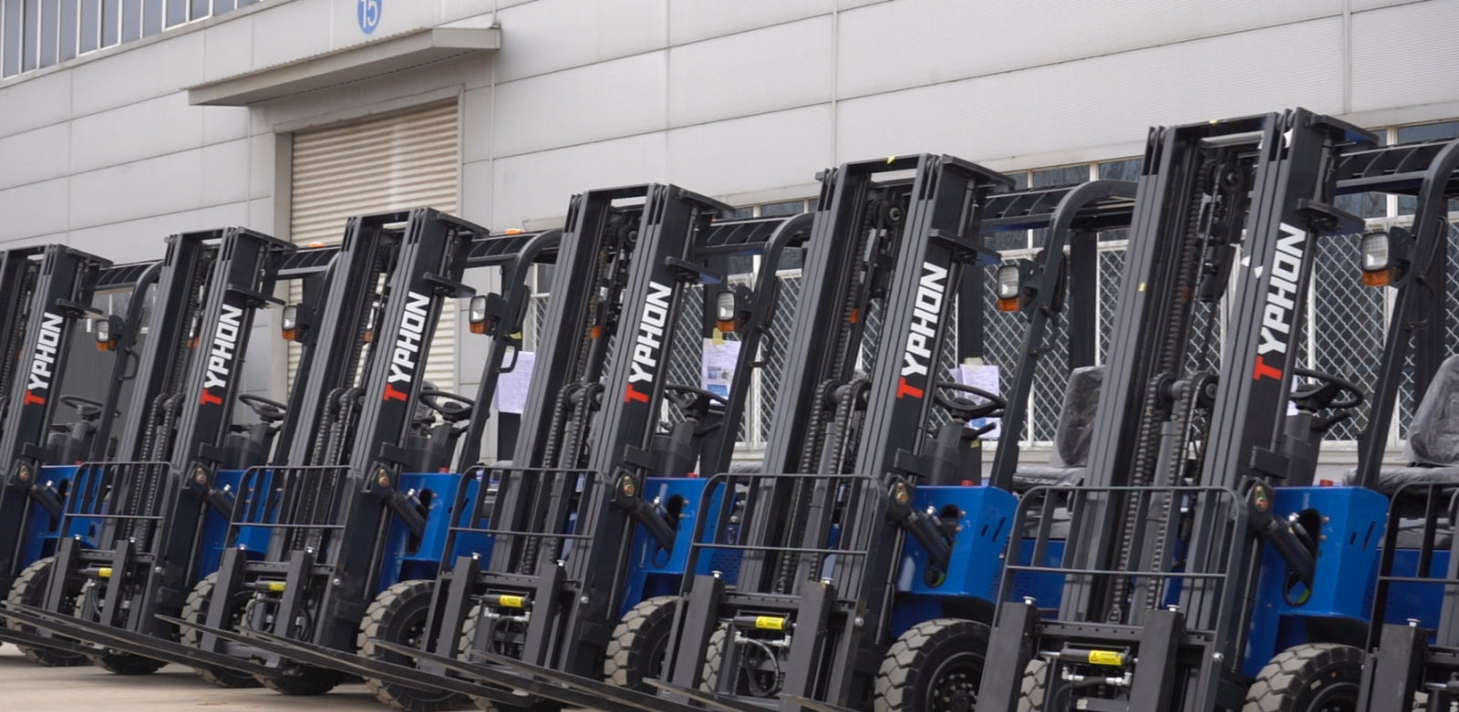 TYPHON VIGOR 1.5 Blue Electric Forklift 1.5 Ton Lifter