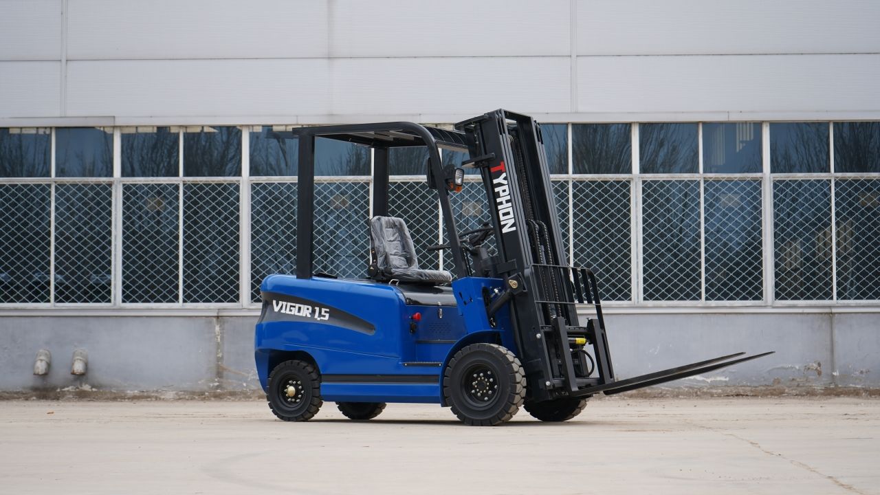TYPHON VIGOR 1.5 Blue Electric Forklift 1.5 Ton Lifter