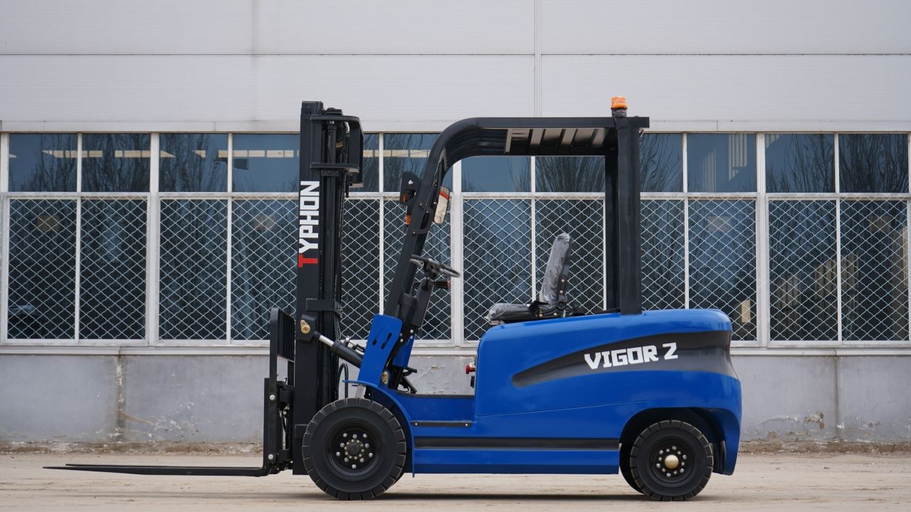 TYPHON VIGOR 2 Blue Electric Forklift 2 Ton Lifter