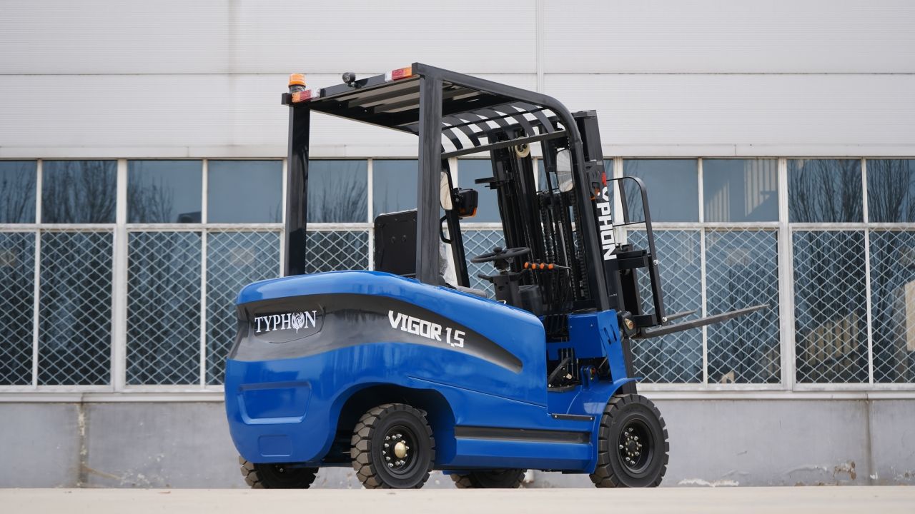 TYPHON VIGOR 1.5 Blue Electric Forklift 1.5 Ton Lifter
