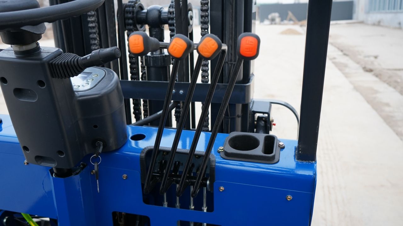 TYPHON VIGOR 2.5 Blue Electric Forklift 2.5 Ton