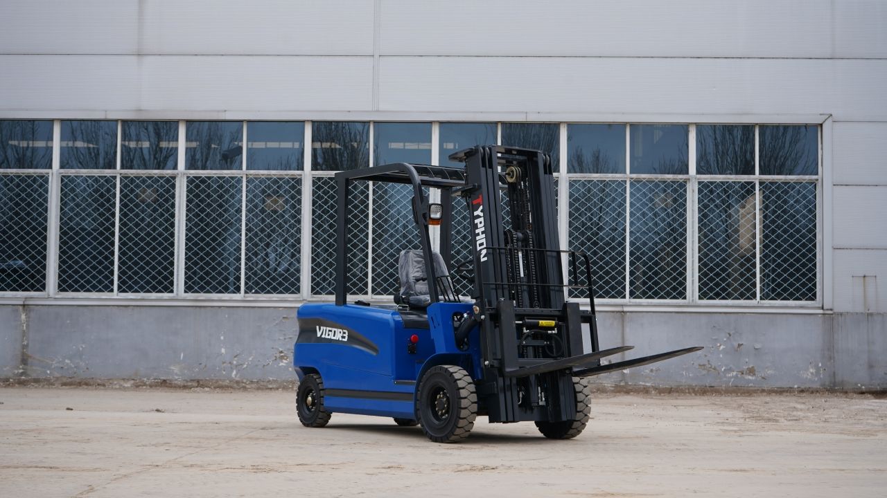 TYPHON VIGOR 3.0 Blue Electric Forklift 3 Ton Lifter