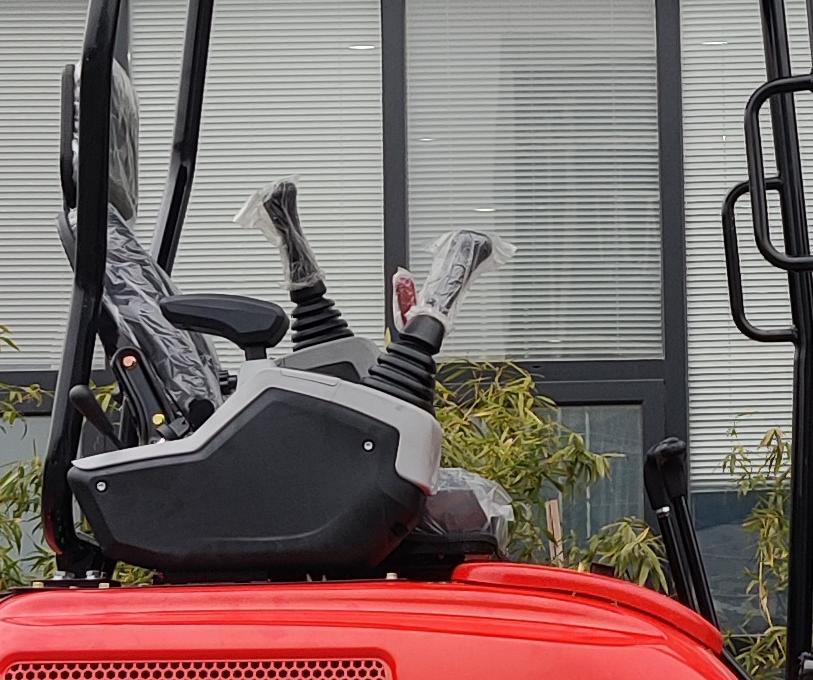 4,000 lb TYPHON TERROR XX Mini Excavator