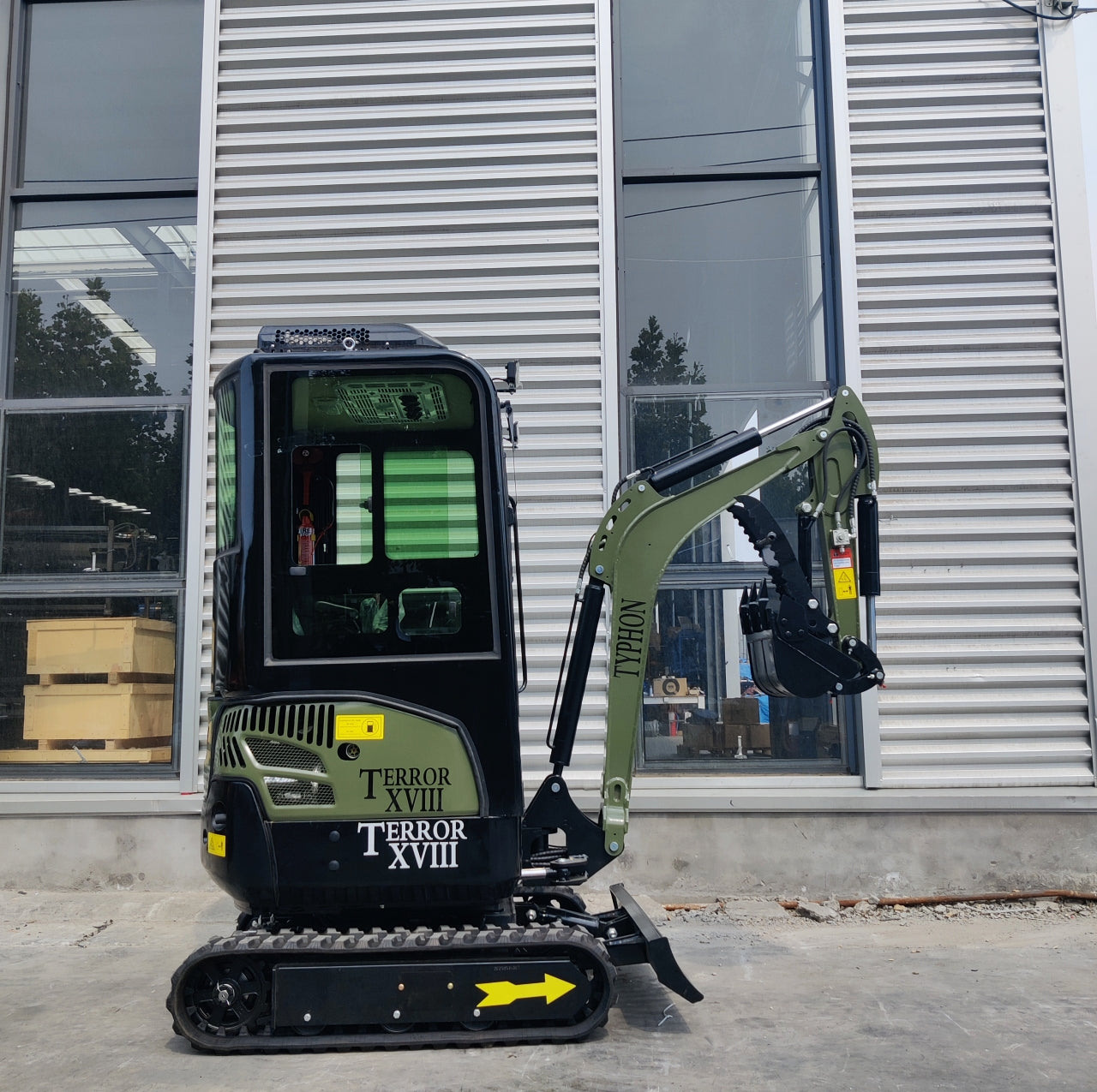TYPHON TERROR XVIII Prestige 2 Ton Mini Excavator KUBOTA Diesel Engine USA