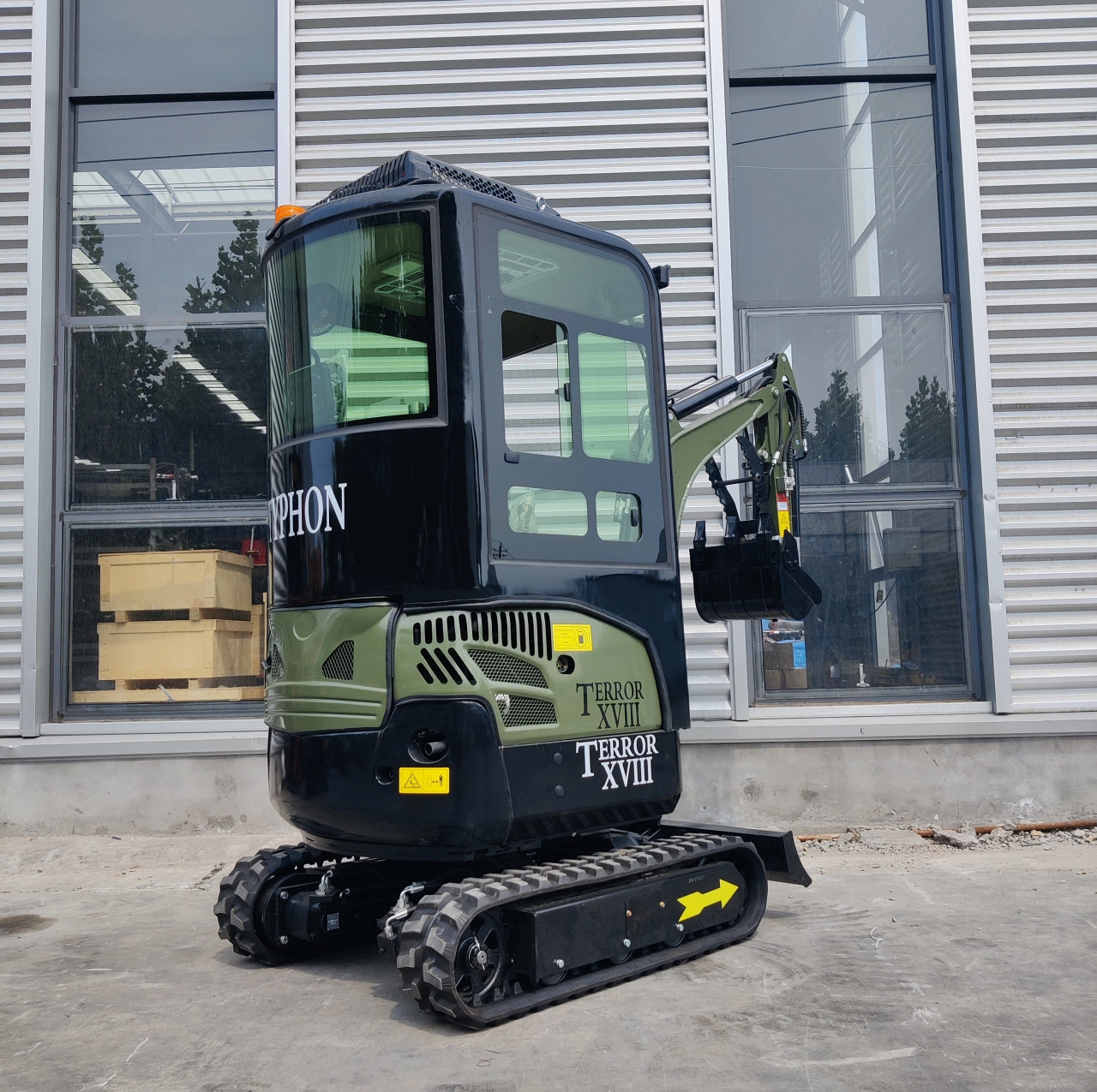TYPHON TERROR XVIII Prestige 2 Ton Mini Excavator KUBOTA Diesel Engine USA