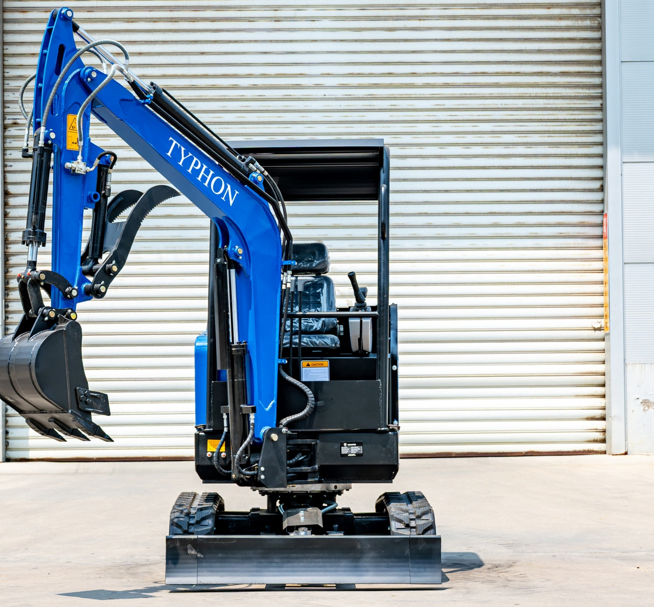 TYPHON TERROR X2 STORM Mini Excavator 2.5 Ton Diesel Kubota V1505 Engine USA