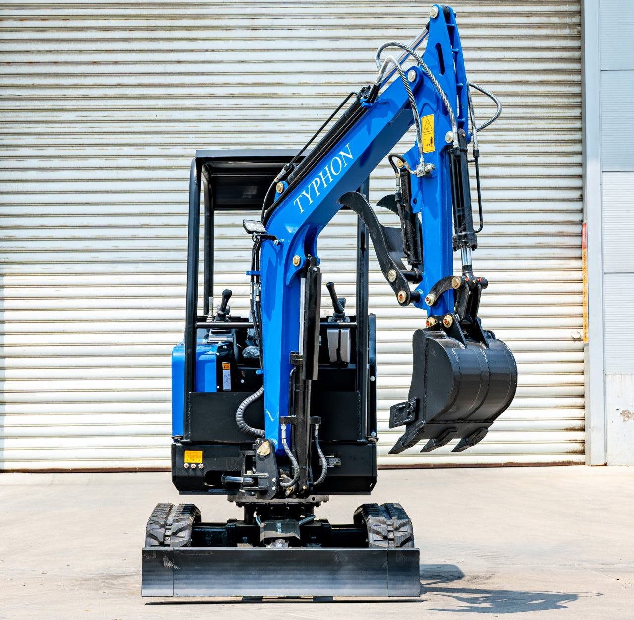 TYPHON TERROR X2 STORM Mini Excavator 2.5 Ton Diesel Kubota V1505 Engine USA