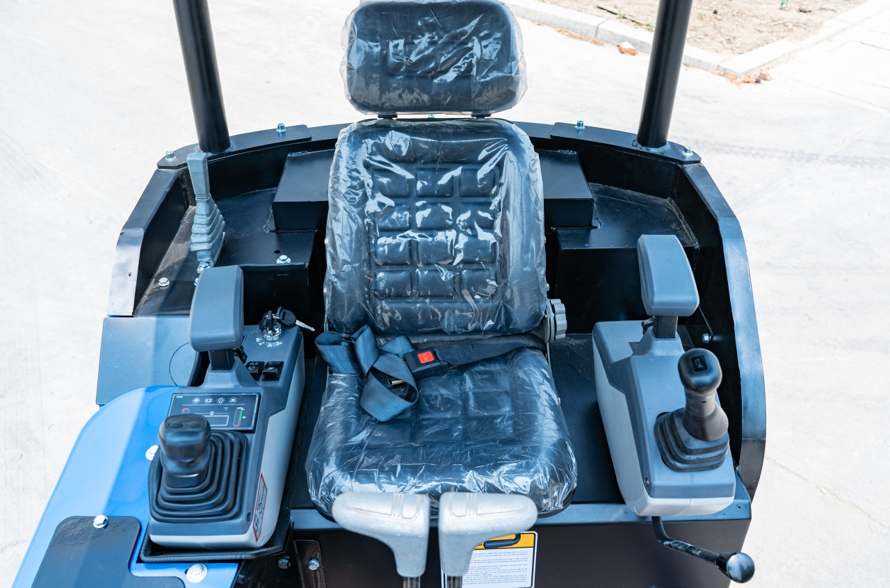 TYPHON TERROR X2 STORM Mini Excavator 2.5 Ton Diesel Kubota V1505 Engine USA