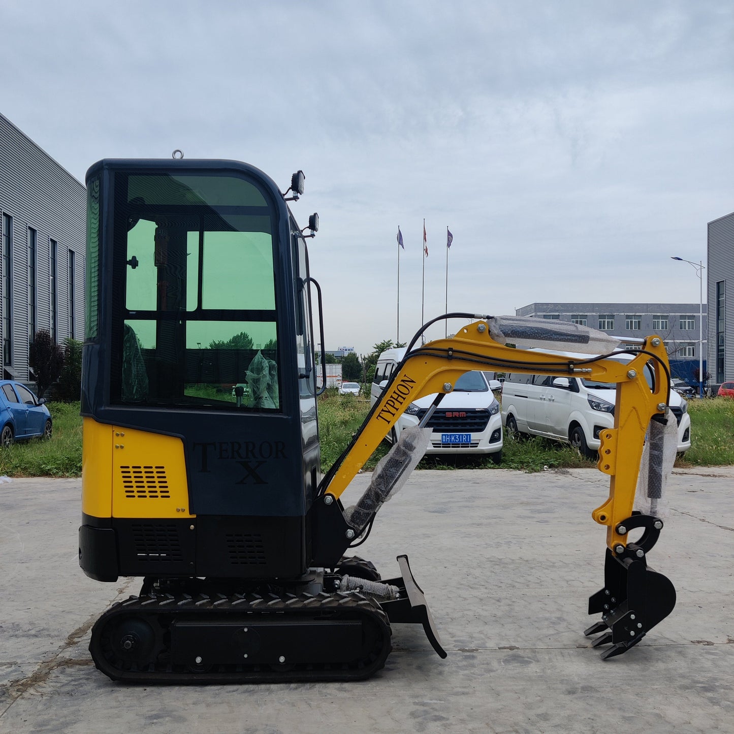 TYPHON Terror X Mini Excavator – 2,500lb Trench Digger with Cabin, 380mm Wide Bucket - New Excavator For Sale
