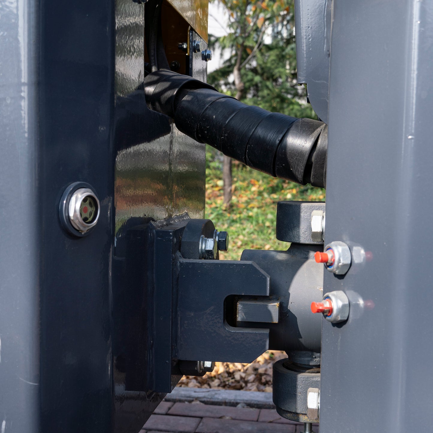 TYPHON Fury 15 Compact Road Roller – Hydraulic Drive, Front Wheel Vibration System, 13.5 hp B&S Gas Engine