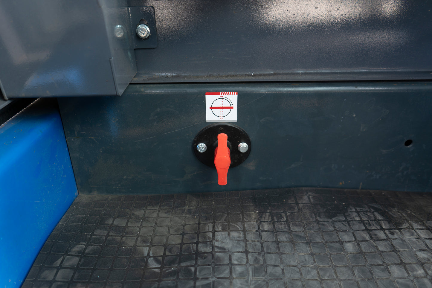 TYPHON STOMP 509 Mini Skid Steer 1.4ton with Kubota D1105 25hp water cooled 4-Cycle Diesel engine