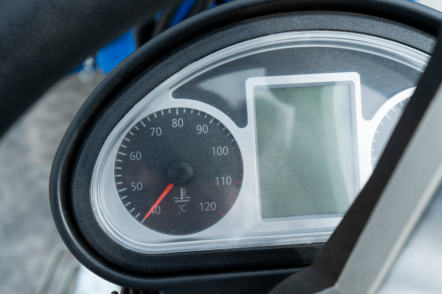 TYPHON SKOOP Wheel Loader with Kubota D1105 diesel engine 25 hp 1 ton Load USA