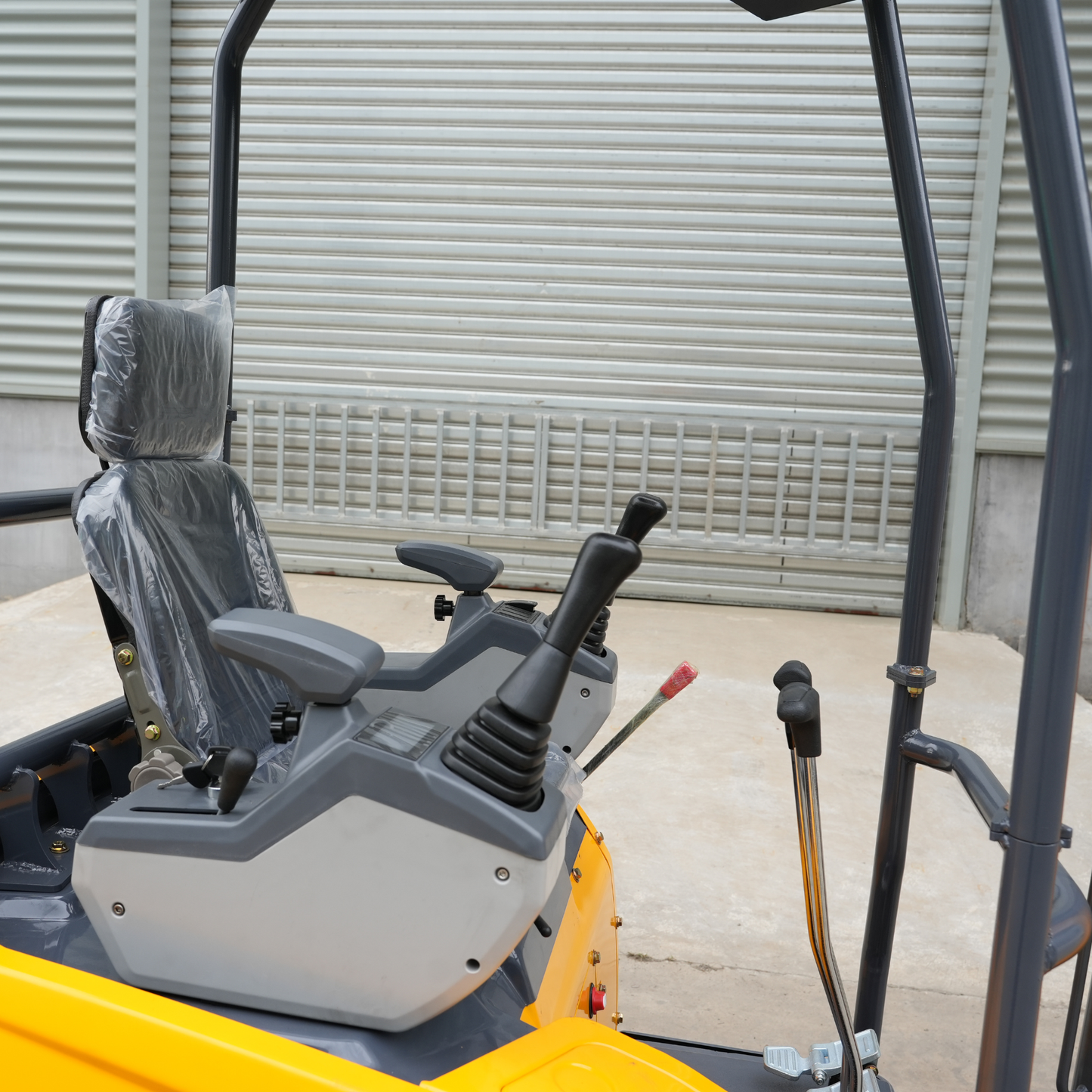 TYPHON TERROR XVII Pro Mini Excavator 14 kN Digging Force Dual Auxiliary Circuits EPA-Certified Kubota D902 Engine