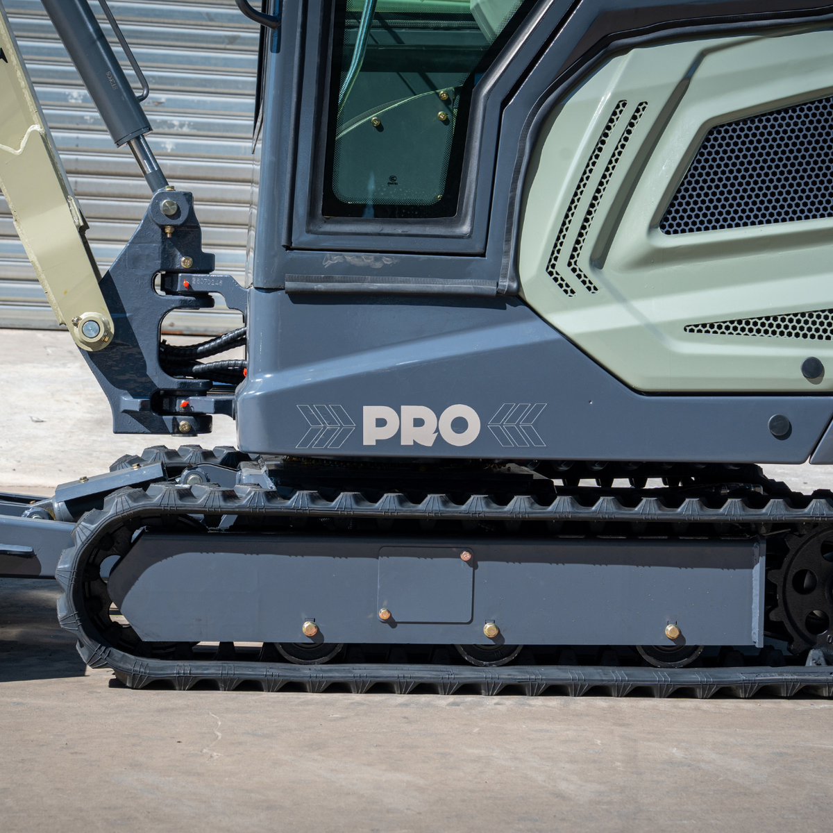 TYPHON TERROR XVII PRO Prestige Mini Excavator 20.4HP Kubota D902  Enclosed Cab