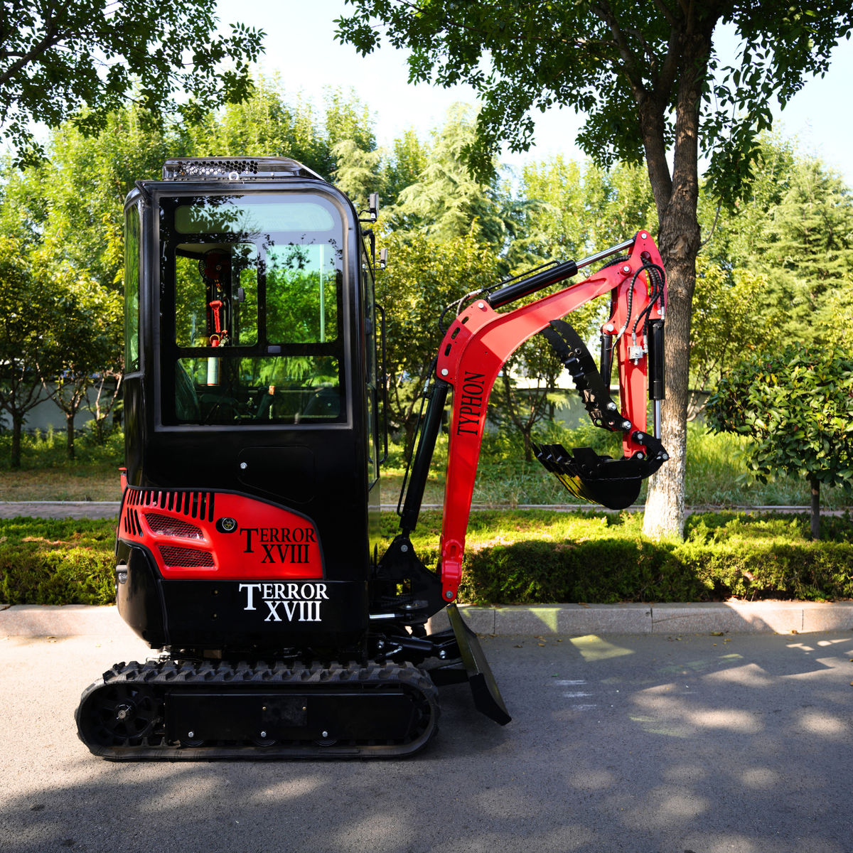 TYPHON TERROR XVIII Prestige 2 Ton Mini Excavator, KUBOTA Diesel Engine