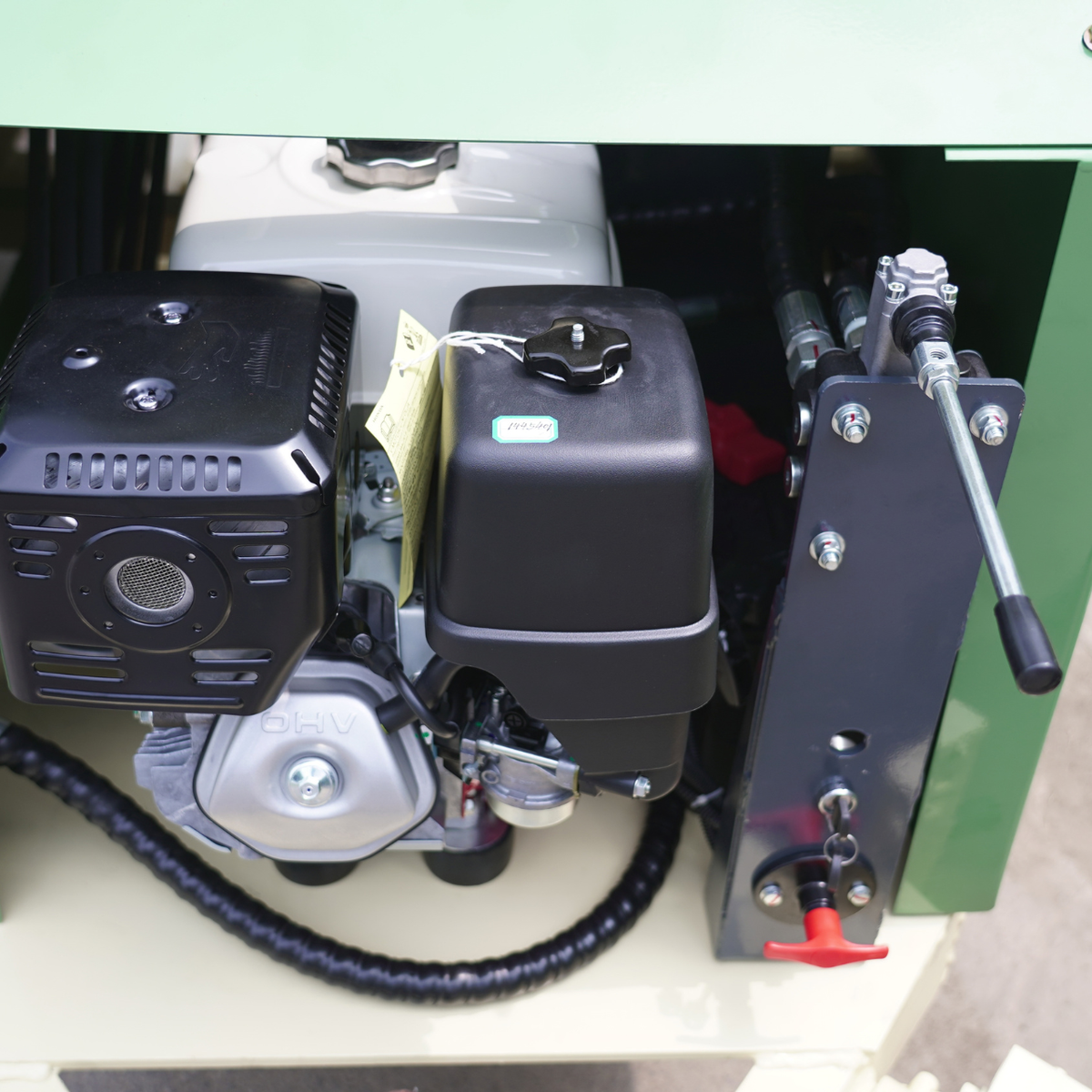 TYPHON STONEKRUSHER K1 Compact Rock Crusher 11.7 HP Honda GX390  KONSTRUCTZ SERIES