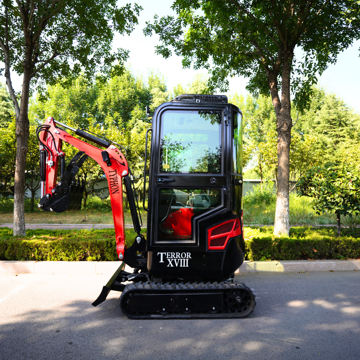 TYPHON TERROR XVIII Prestige 2 Ton Mini Excavator, KUBOTA Diesel Engine