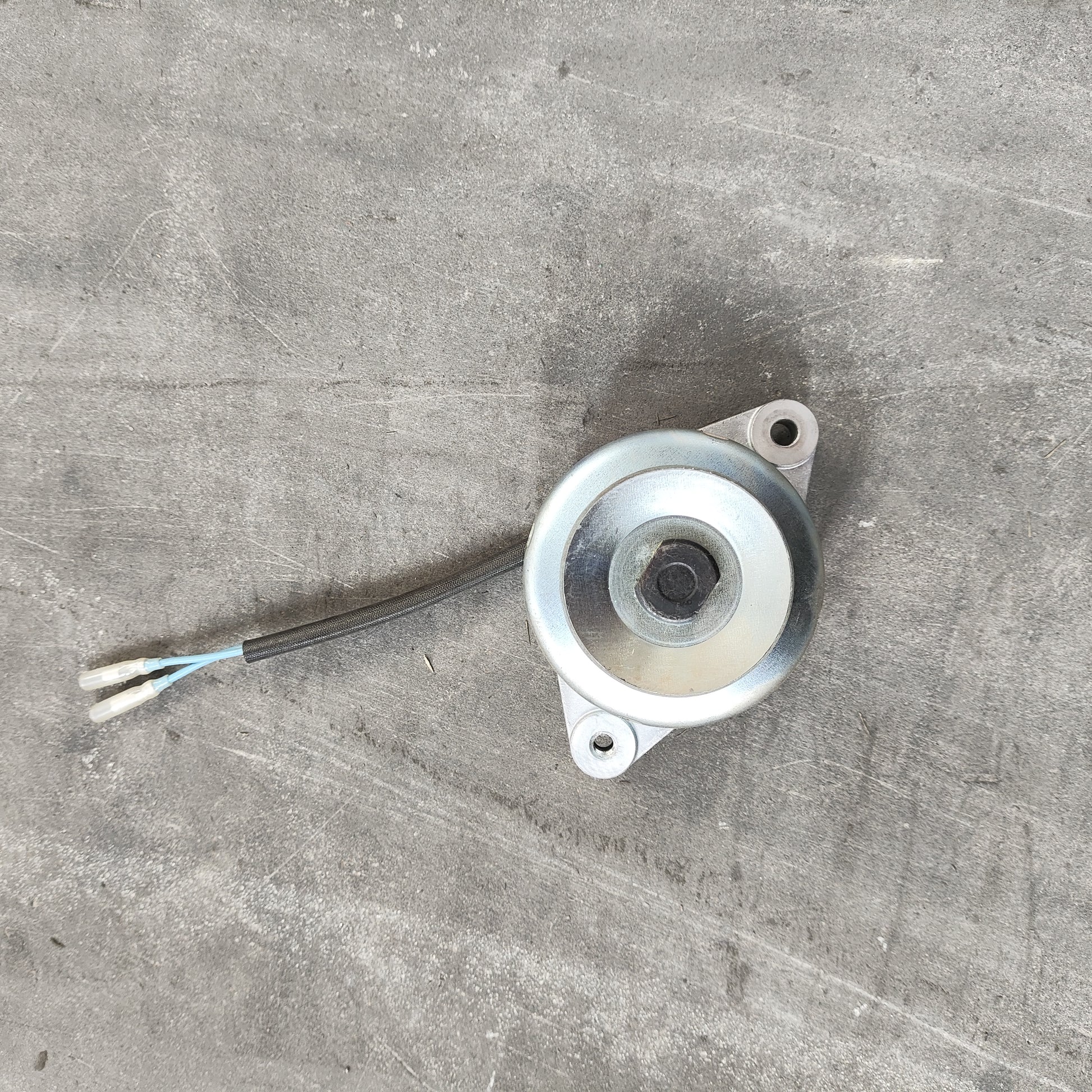 Kubota D722 Alternator 17531-64012 12V