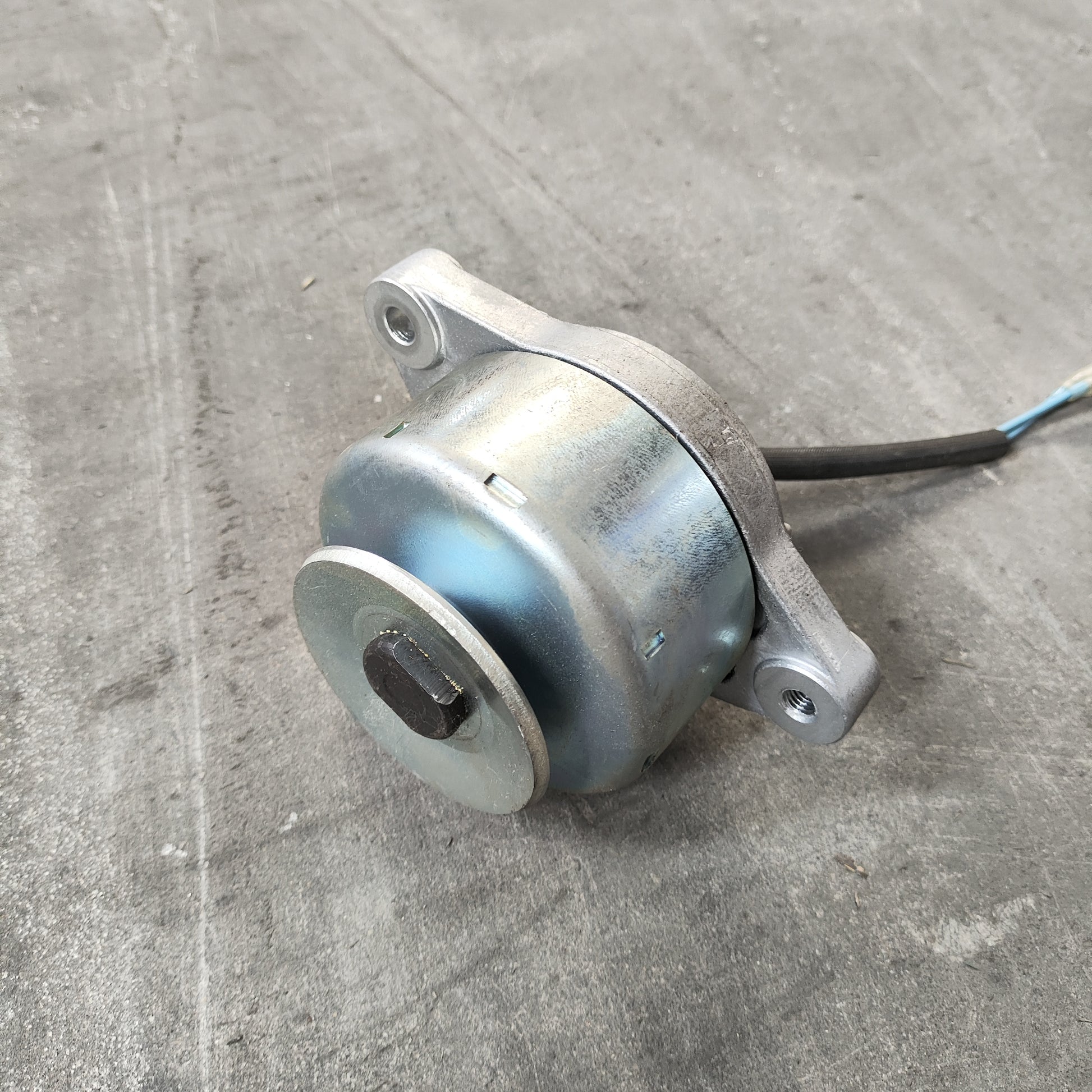 Kubota D722 Alternator 17531-64012 12V