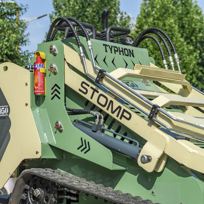 TYPHON STOMP V950 25HP Kubota Diesel Mini Skid Steer Track Loader – Konstructz Series