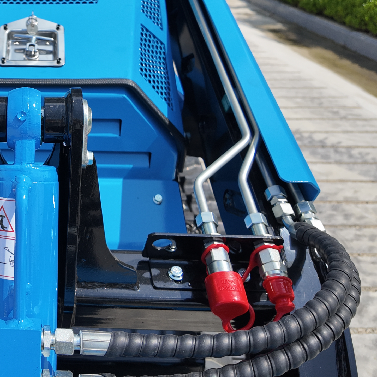 Typhon Stomp V900  25HP Kubota Diesel Mini Track Loader  Stand-On Skid Steer EPA/EU Stage V