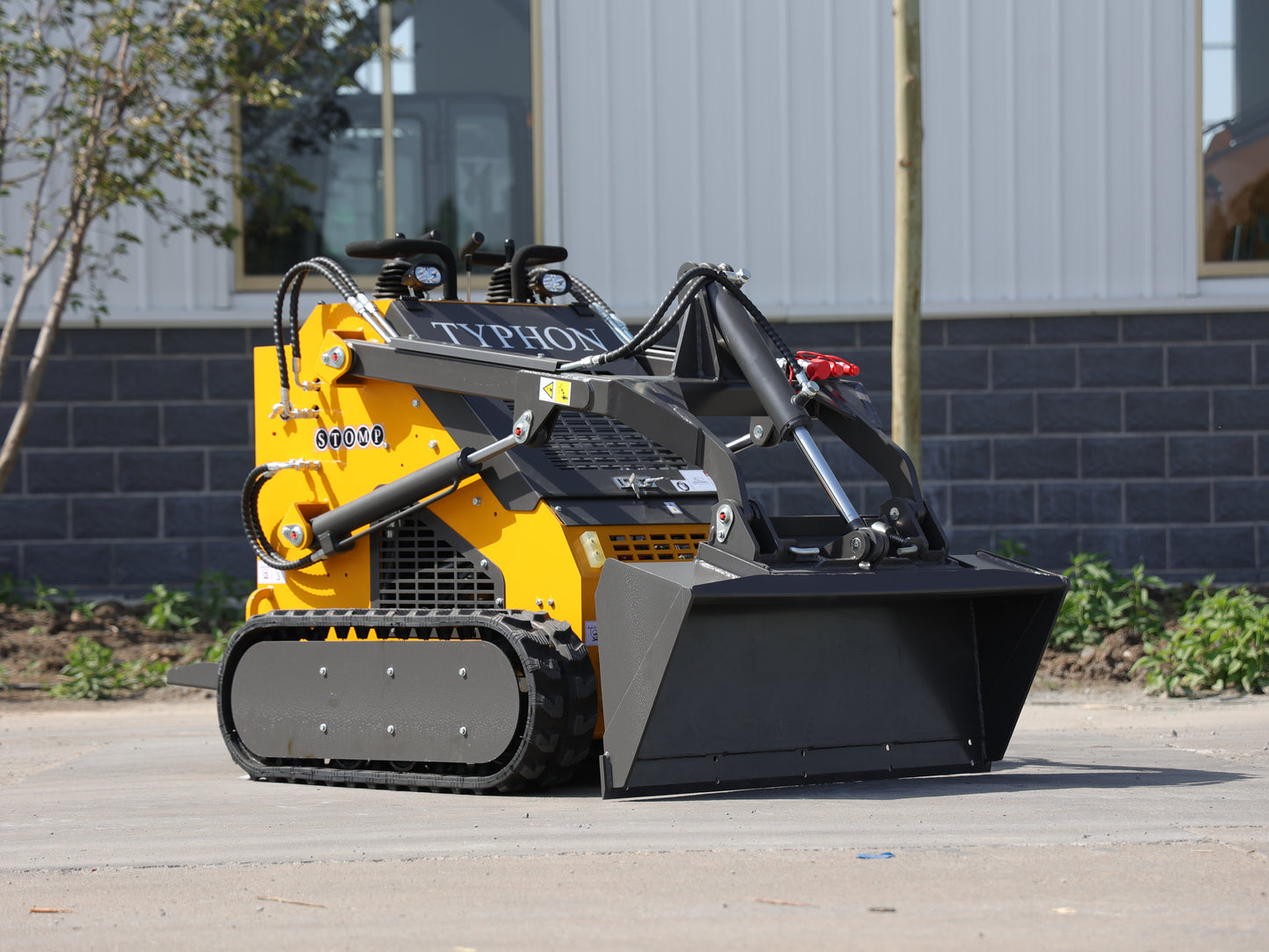 Brand New TYPHON STOMP 2,000lbs Mini Skid Steer 23HP Gas EPA Engine USA - New Excavator For Sale