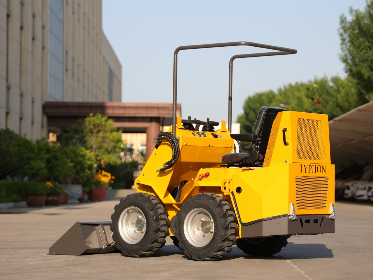 TYPHON Thunder VI 23hp EPA B&S Engine Wheel Loader USA - New Excavator For Sale