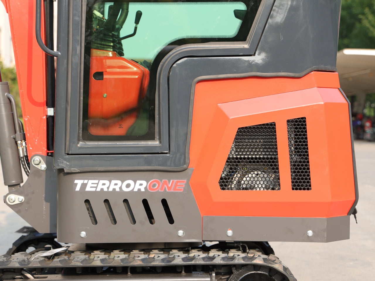 TYPHON TERROR ONE Mini Excavator – 1.1 Ton Trench Digger with Cabin, Hydraulic Thumb Clip, Hydraulic Oil Cooler, 13.5hp B&S Engine USA