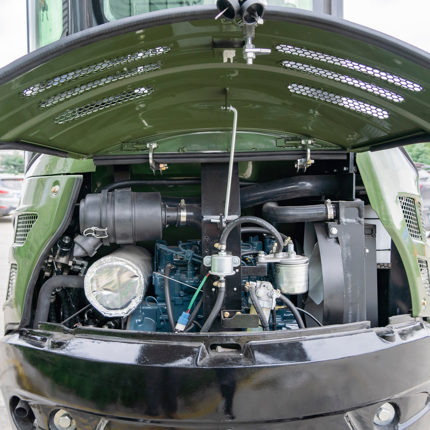 TYPHON TERROR XXV Prestige Mini Excavator 2.7Ton, Kubota D1105 25.1 HP, Comfortable Cabin with AC & Heater, Retractable Track, Boom Swing