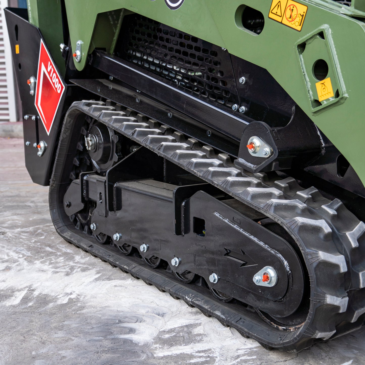 TYPHON Stomp V1000 Skid steer Loader24HP Kubota D1105 water-cooled Diesel Pilot control LED