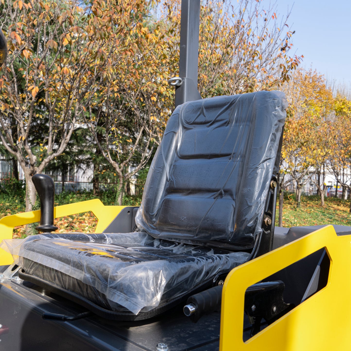 TYPHON Fury 15 Compact Road Roller – Hydraulic Drive, Front Wheel Vibration System, 13.5 hp B&S Gas Engine