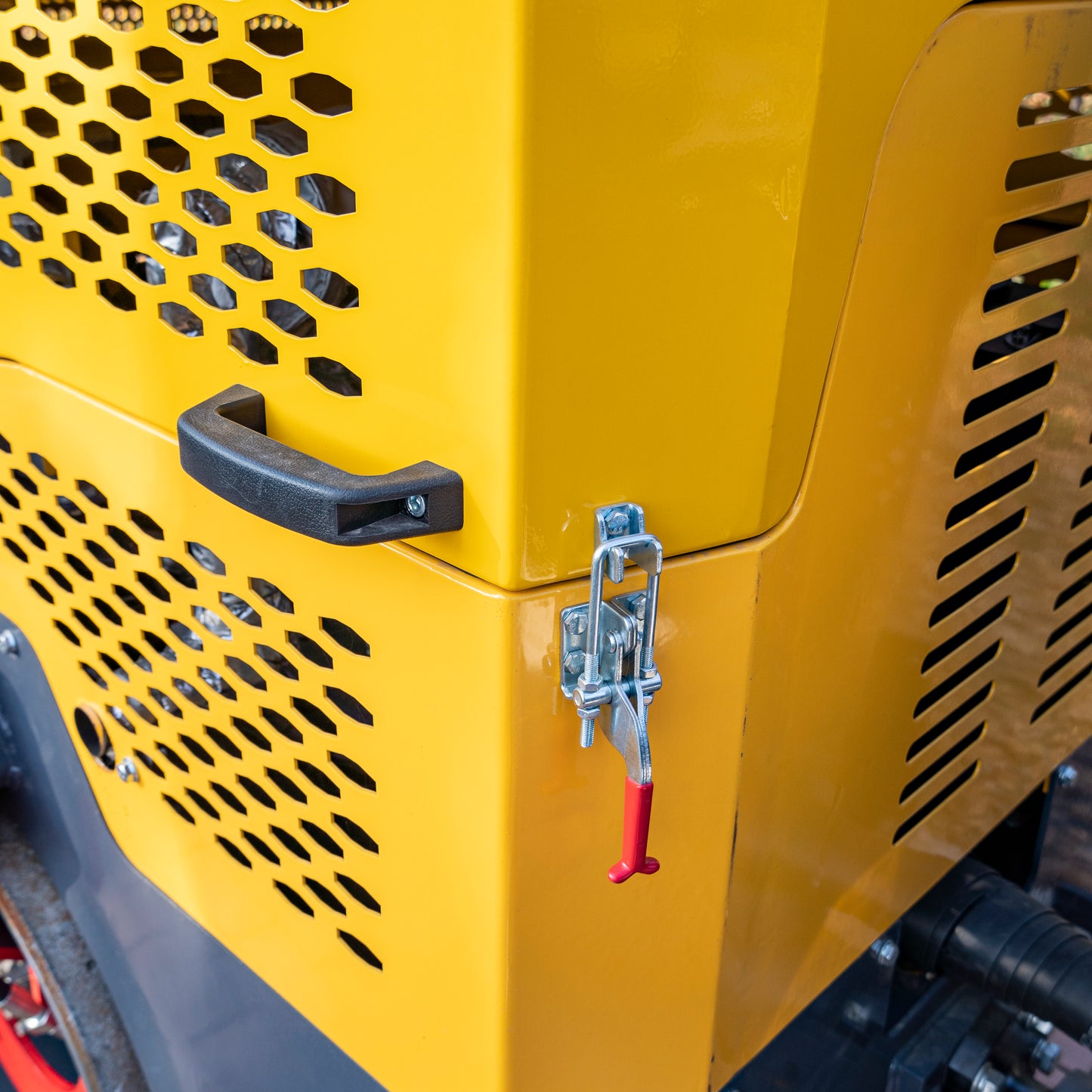 Fury 20 Mini Road Roller Hydraulic Two Wheel Drive, Front Wheel Vibration System, 23 hp B&S Engine USA